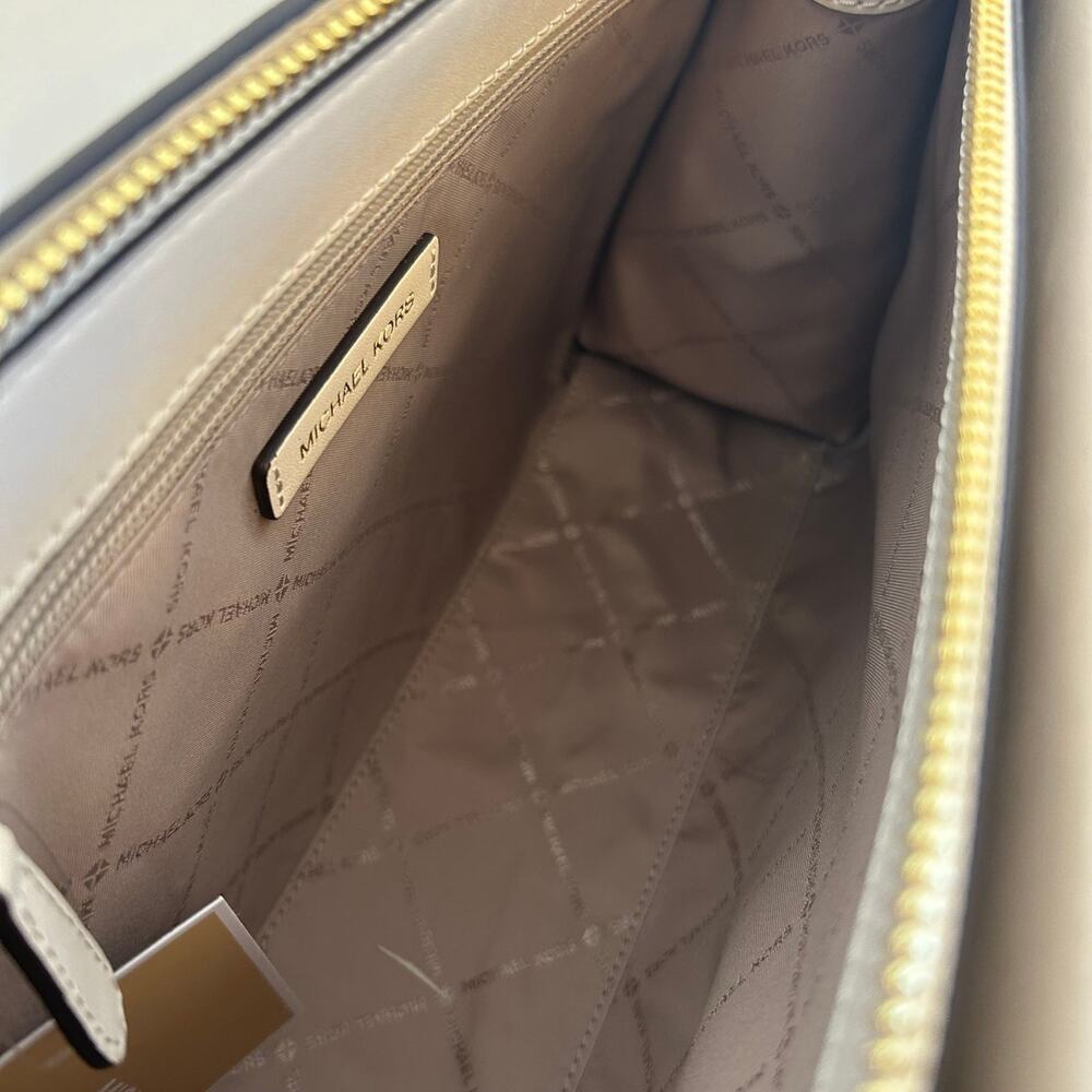 Michael kors purse Sheila Medium Satchel LT Cream - Picture 7 of 9